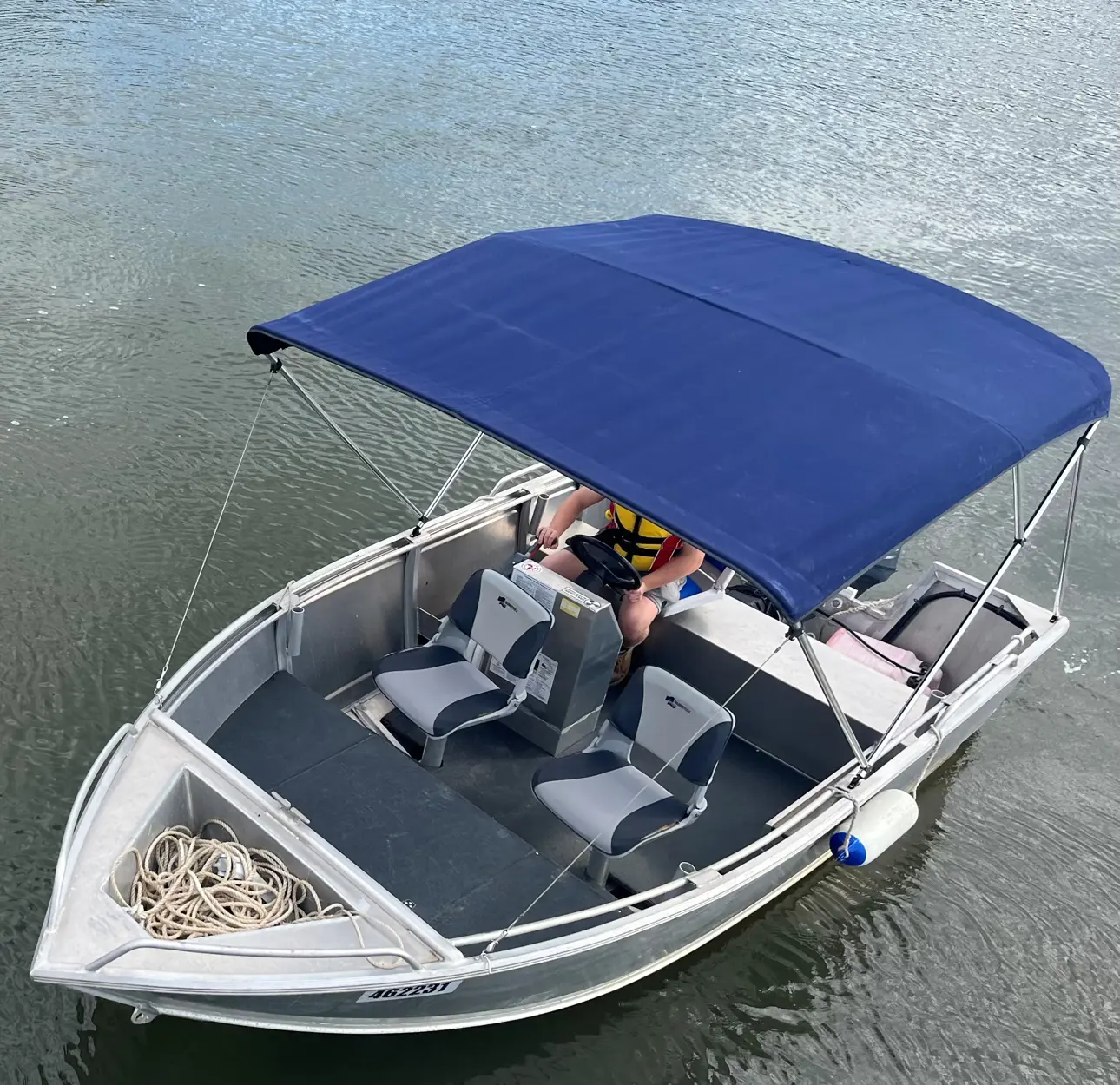 Plenty of room
Large bow (front) casting area
Nice high sides